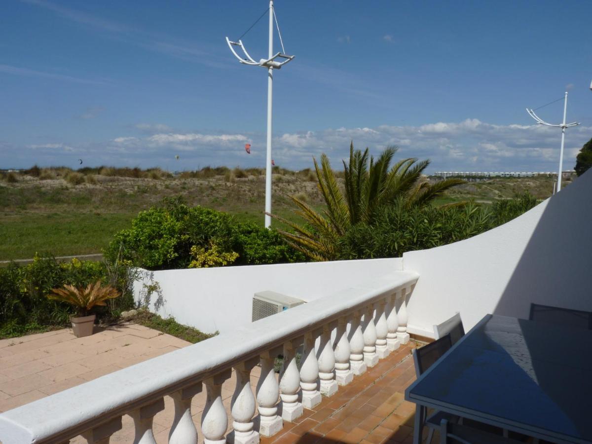Sol-Y-Days Flamant, Superbe Appartement En Rez De Jardin Avec Grande Terrasse Et Jardinet, Face A La Mer Le Grau-du-Roi Esterno foto